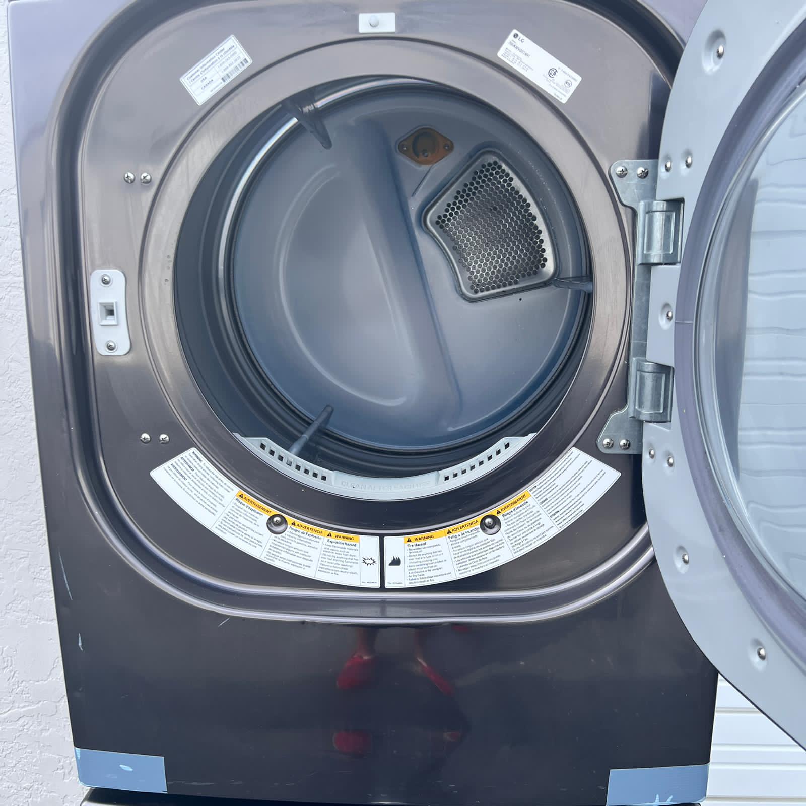LG Washer 4.5 cu.ft and Dryer 7.4 cu.ft Ultra Large Capacity Front Load LG Washer 4.5 cu.ft and Dryer 7.4 cu.ft Ultra Large Capacity Front Load